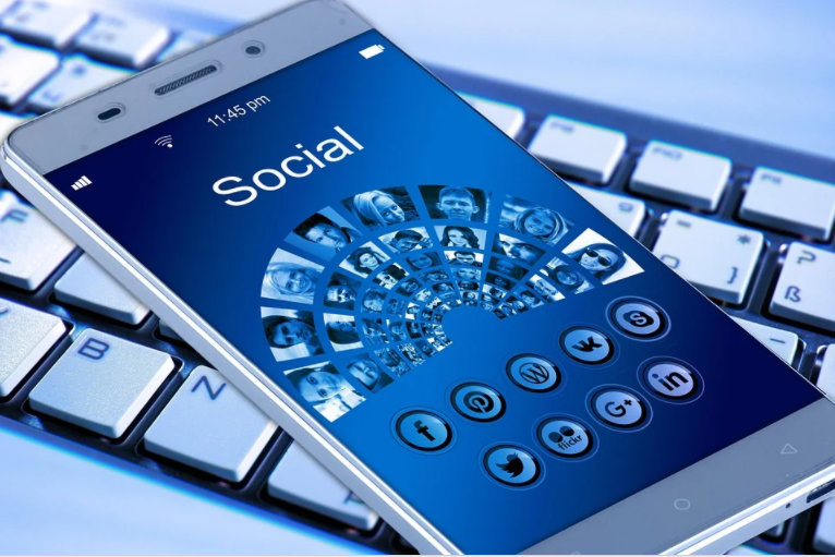 social media- Social Commerce